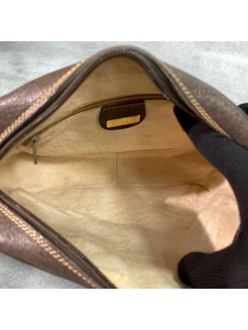Gucci gg leather